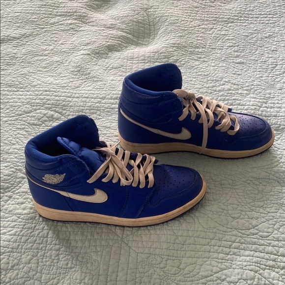 Air Jordan 1 Hyper Royal - Picture 5 of 8